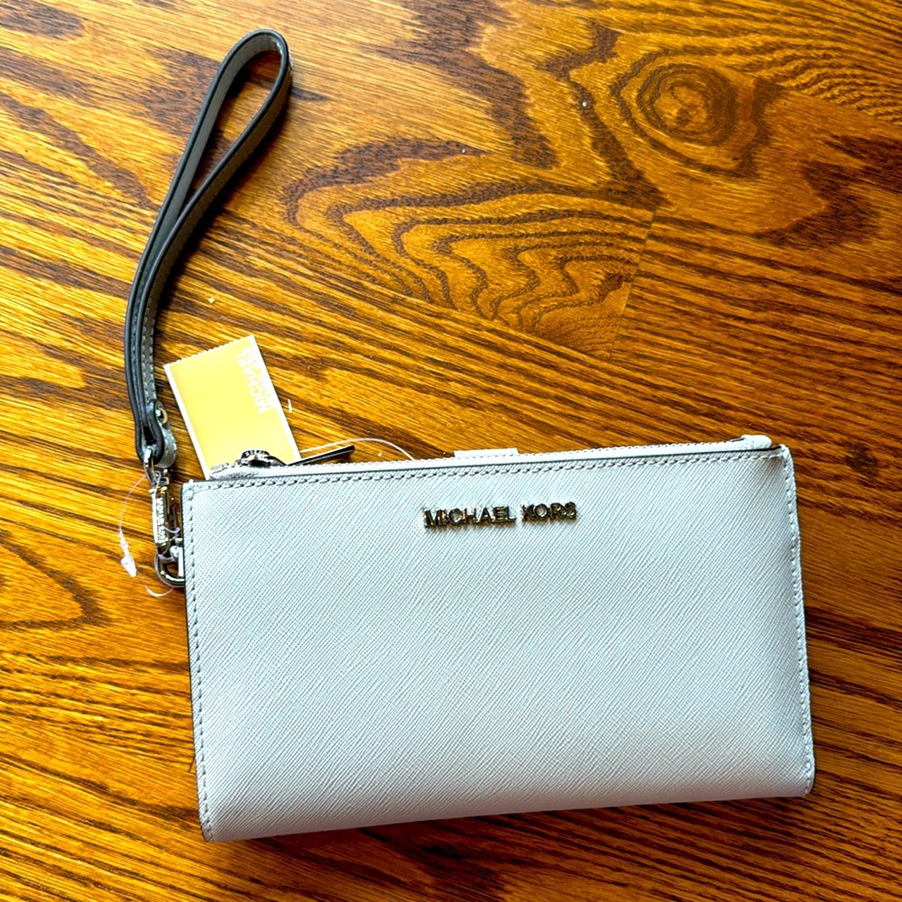 Michael Kors Jet Set Wristlet